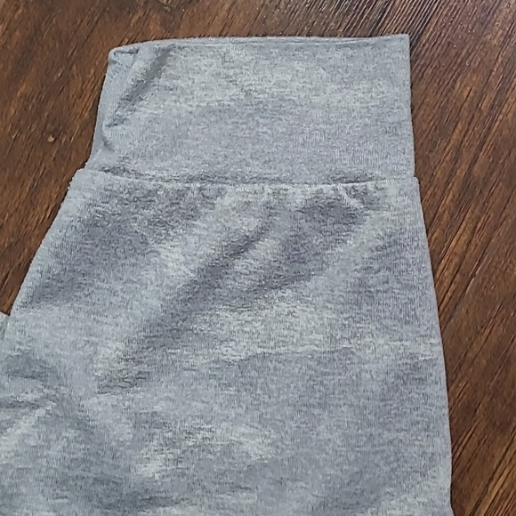 Vuori Halo Heather Gray Hoodie & Jogger Set Size M - Picture 4 of 11